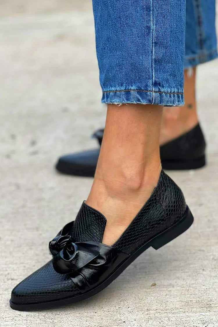 Mocassins femme bout pointu à nœud brillant, effet reptile