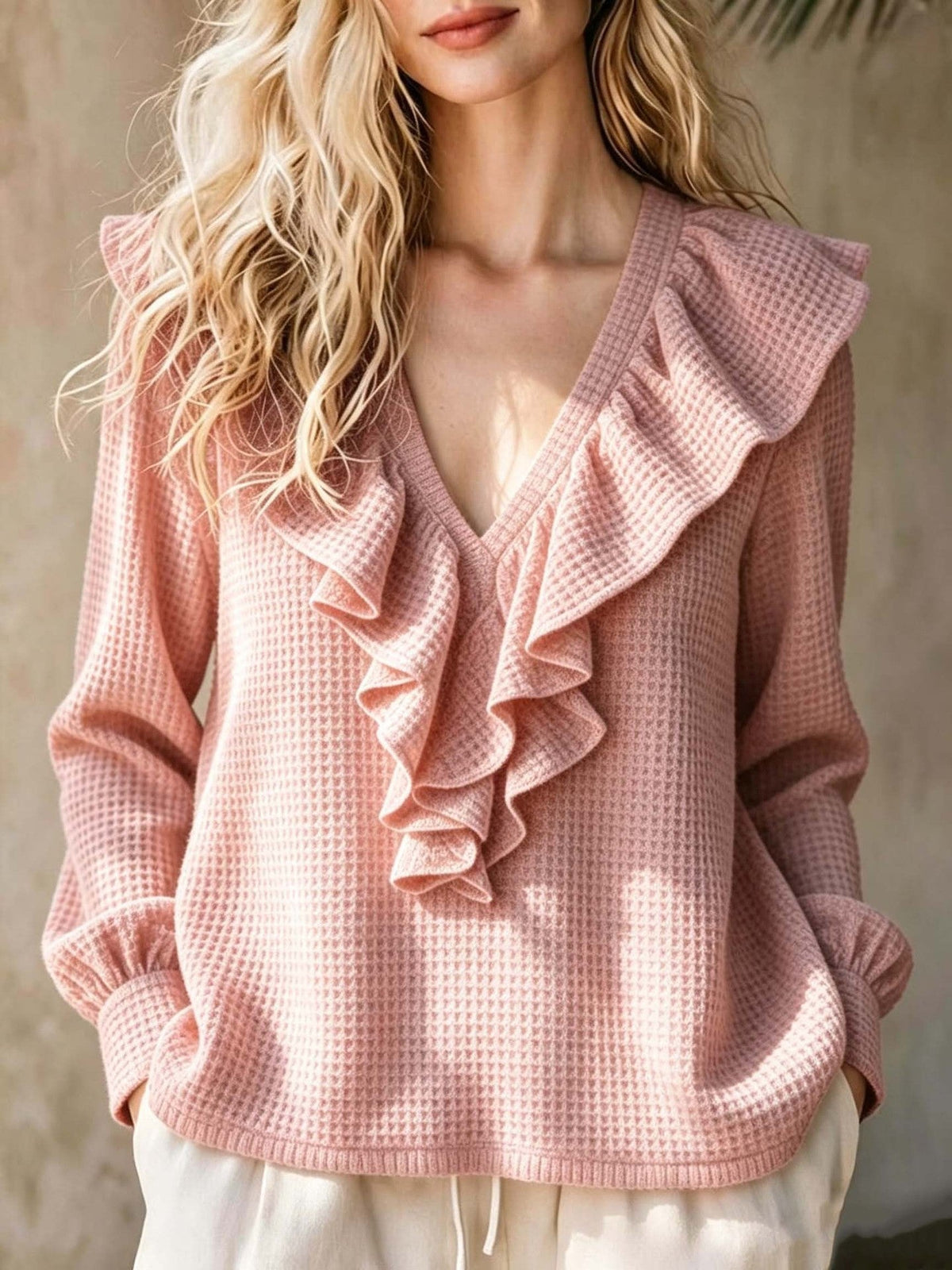 Ines Paris | Top Femme Maille Gaufrée Col V – Ourlet à Volants