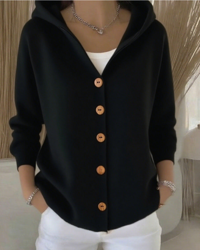 Ines Paris | Gilet en tricot femme à capuche et boutons bois