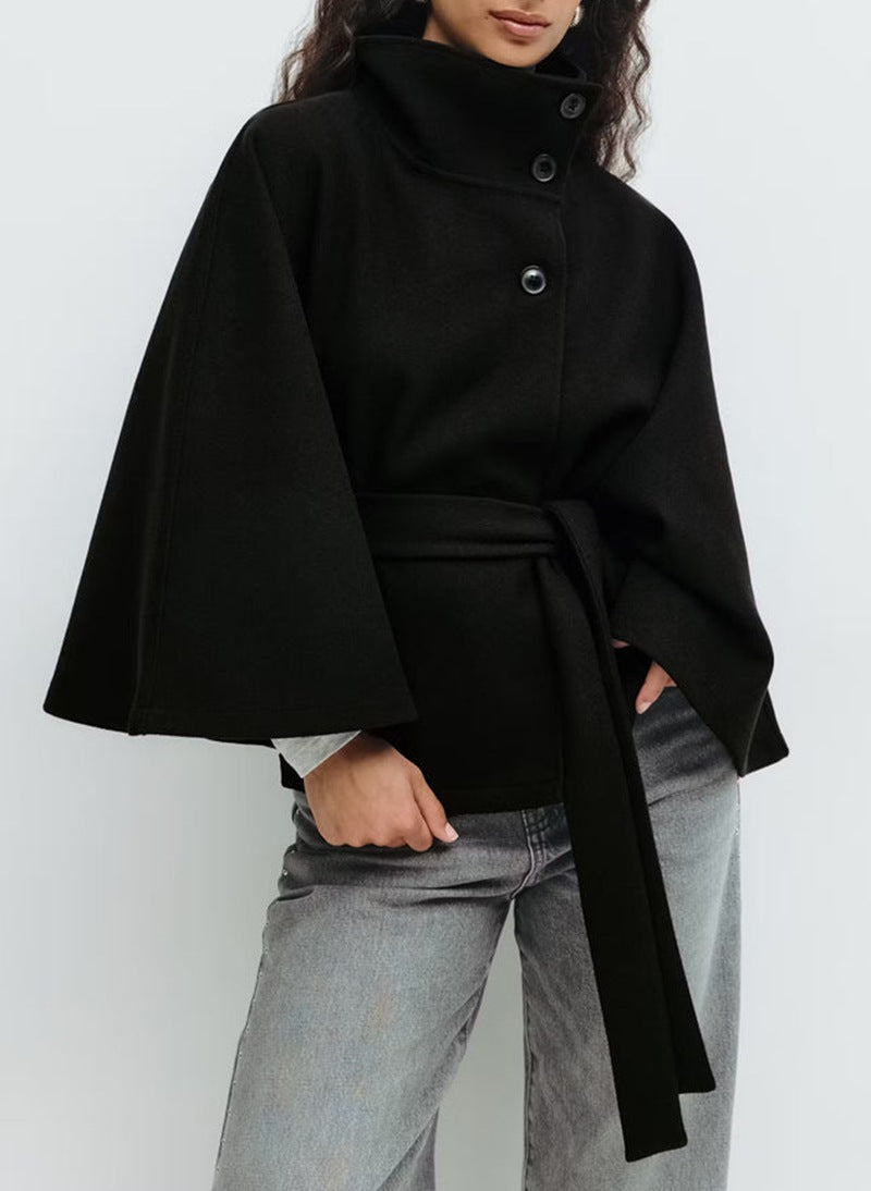 Albertine | Cape Manteau Femme Toucher Laine à Ceinture et Col Montant - Noir
