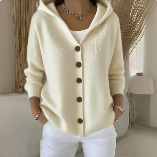 Ines Paris | Gilet en tricot femme à capuche et boutons bois
