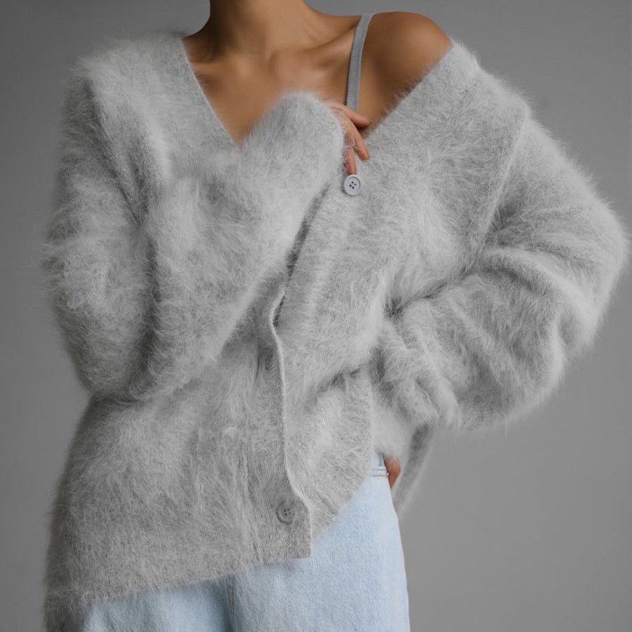 Geneviève | Gilet Femme Ample en Maille Duveteuse à Col V Boutonné - vue 10