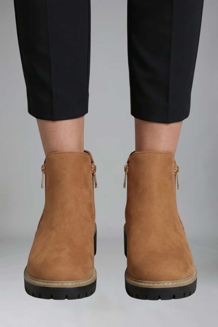 Hélène | Bottines Zippées Aspect Daim à Semelle Crantée Femme - Marron