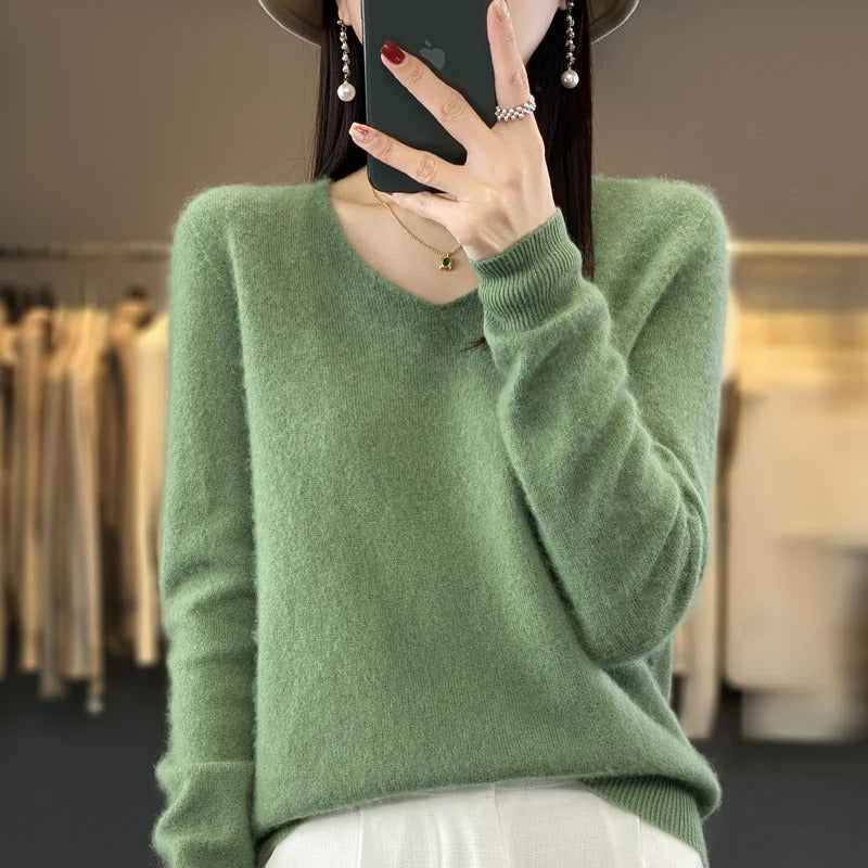 Lorraine | Pull Col V Femme Toucher Laine en Maille Douce Coupe Ample - Vert sauge