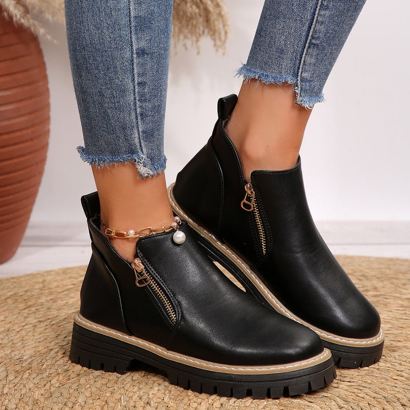 Mathilde | Bottines Femme Noires Effet Cuir à Semelle Crantée et Zip Doré - vue 1