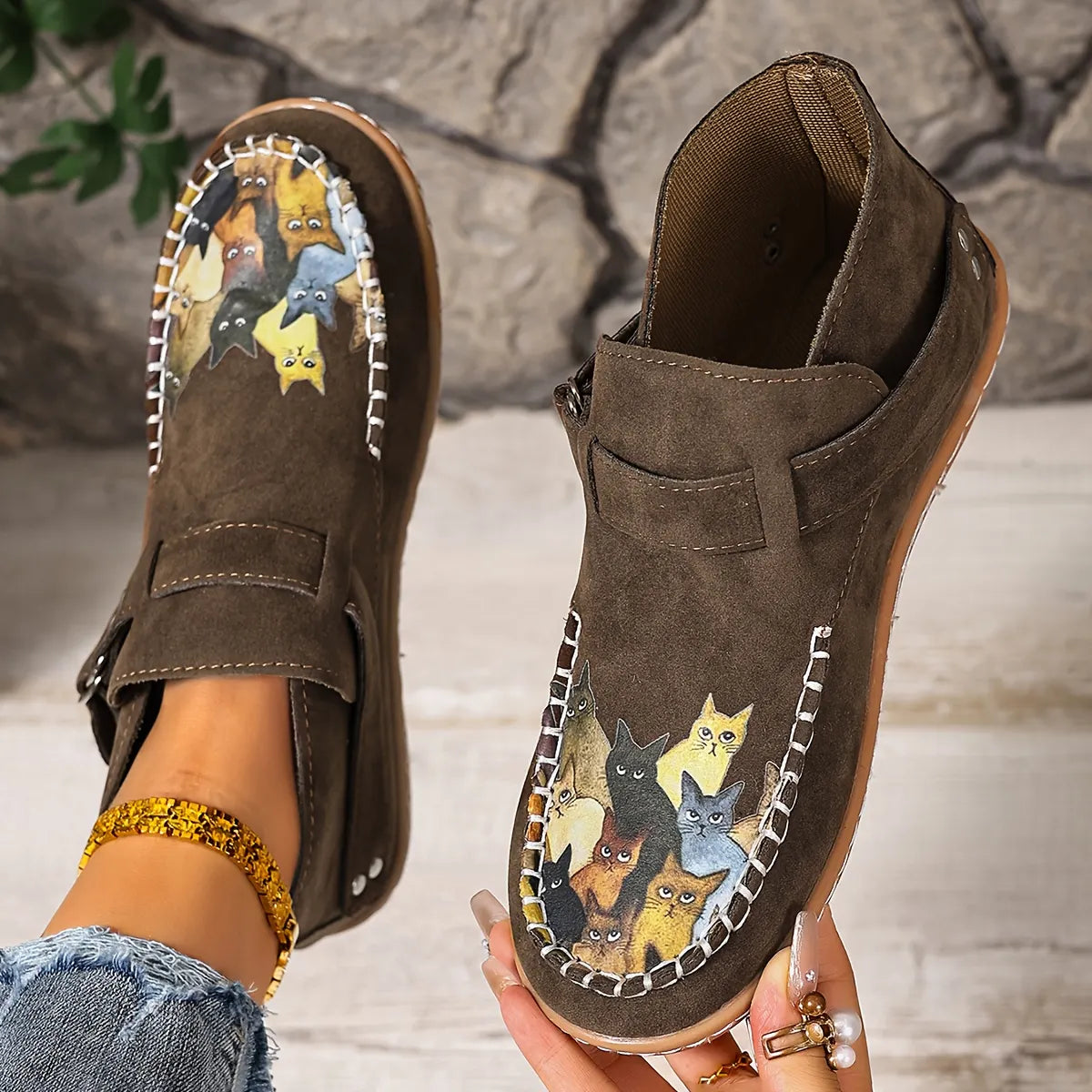 Mocassins femme imprimé chat à enfiler, bout rond et talon bas
