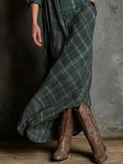 Robe chemise longue femme à carreaux, satinée et boutonnée