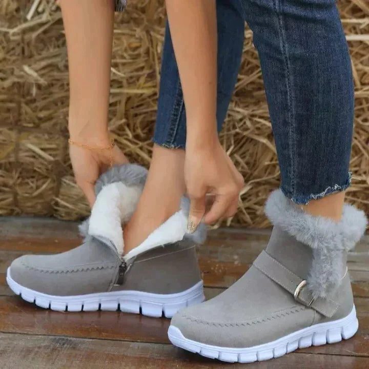 Ariane | Bottines Fourrées Femme Aspect Daim à Boucle et Zip - Gris