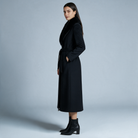 Armance | Manteau Long Femme Toucher Laine à Col en Fausse Fourrure et Ceinture - vue 2