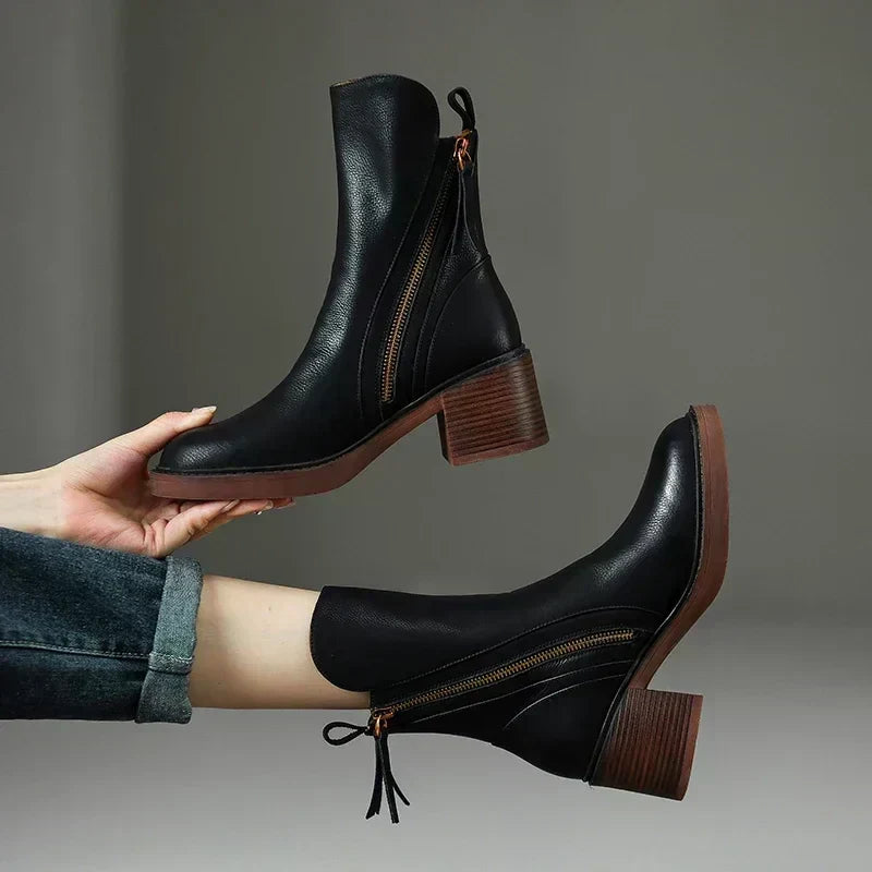 Bernadette | Bottines Femme Effet Cuir à Zip Devant et Talon Large - Noir