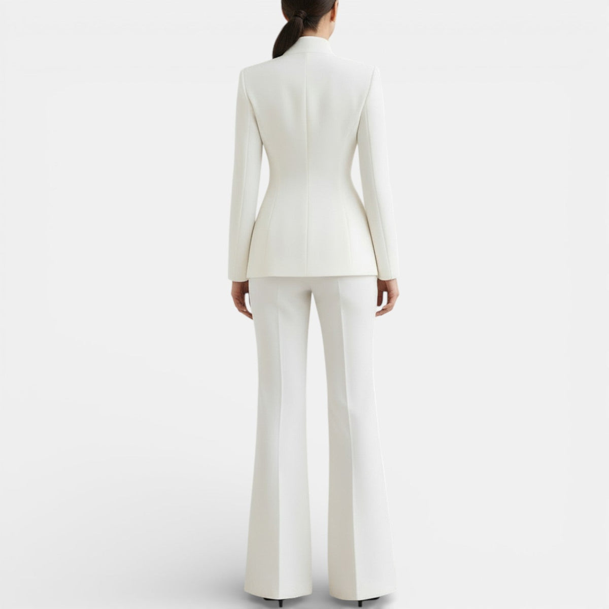 Bertille | Tailleur Pantalon Femme Blazer Cintré à Col Montant et Pantalon Évasé - vue 4