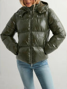 Diane | Doudoune Brillante Femme à Capuche Réglable - Vert olive