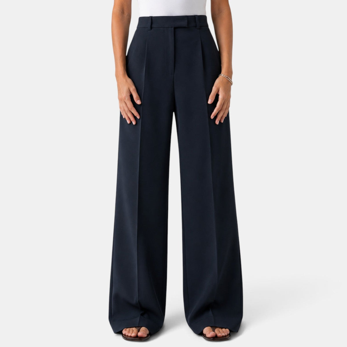 Estelle | Pantalon Habillé Femme Taille Haute à Jambe Large et Pinces - Bleu marine