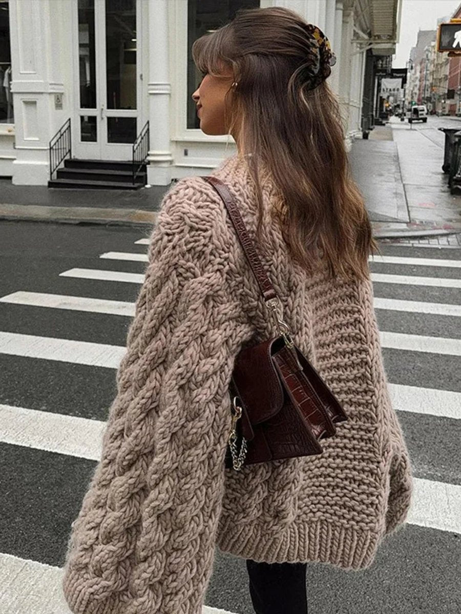 Fanny | Gilet Oversize Femme en Maille Torsadée à Épaules Tombantes - vue 2