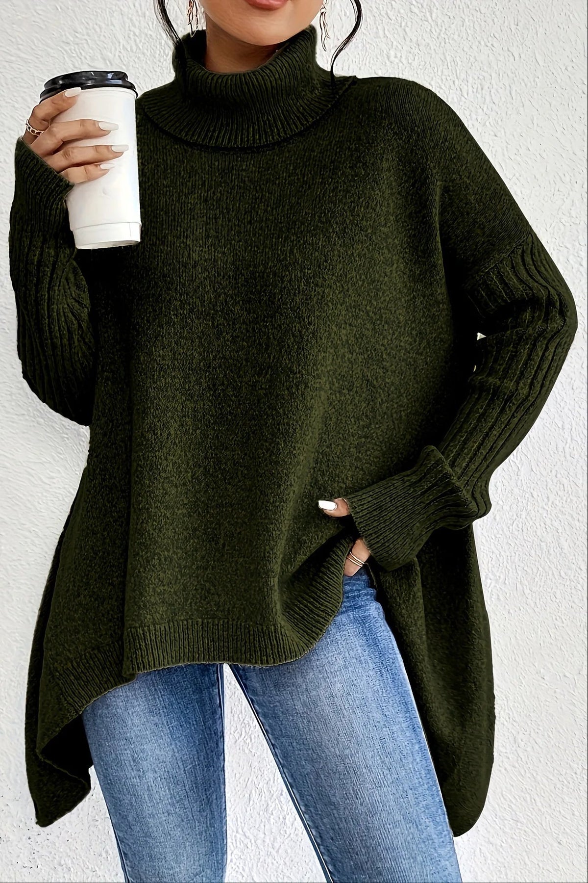 Faustine | Pull Oversize Femme Col Roulé à Ourlet Asymétrique - Vert foncé