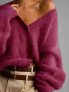 Geneviève | Gilet Femme Ample en Maille Duveteuse à Col V Boutonné - Violet foncé