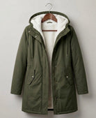 Gisèle | Parka Femme Doublée Polaire à Capuche, Taille Ajustable et Longueur Mi-Cuisse - Vert militaire
