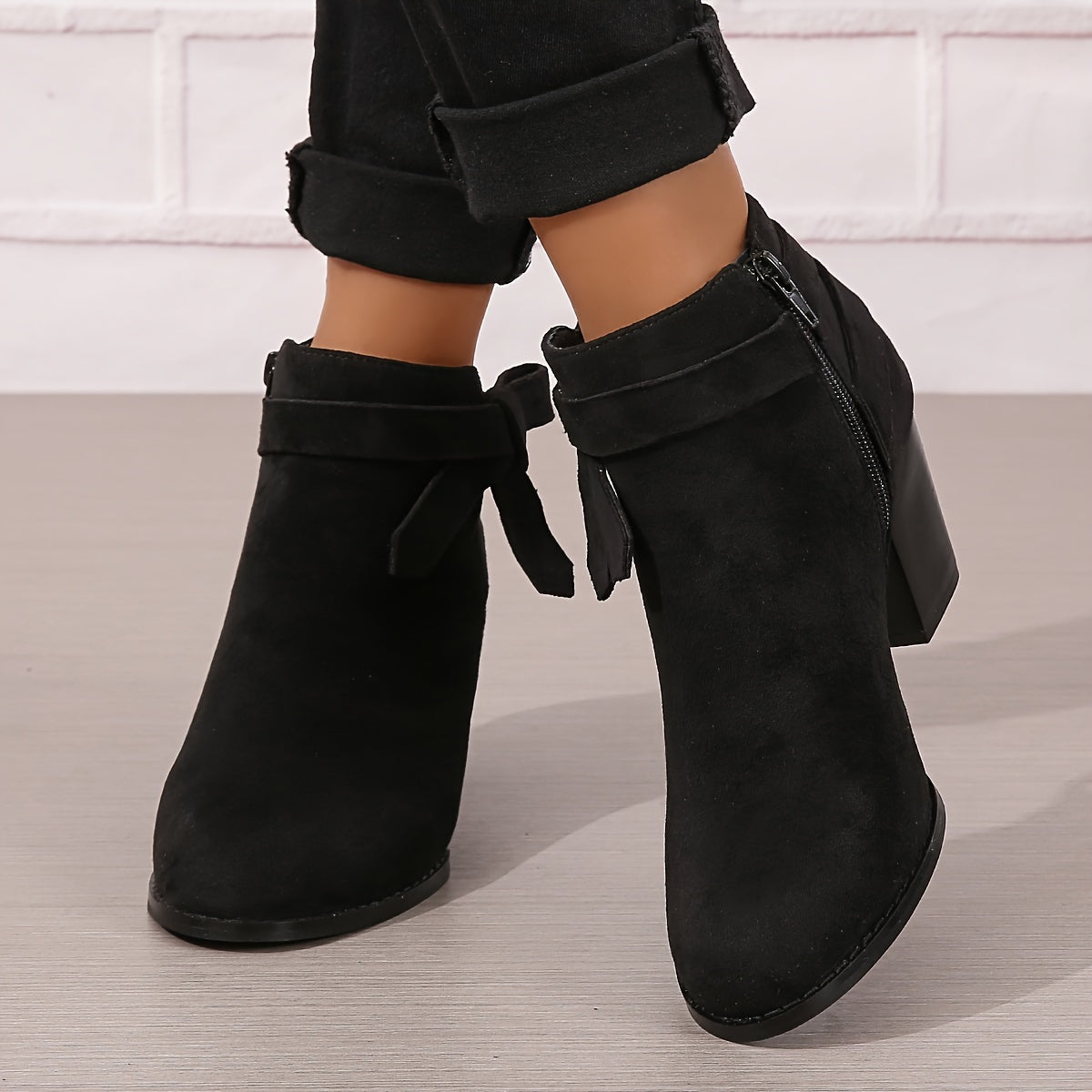 Jacqueline | Bottines Femme Aspect Daim à Talon Bloc et Bride Nouée - vue 1