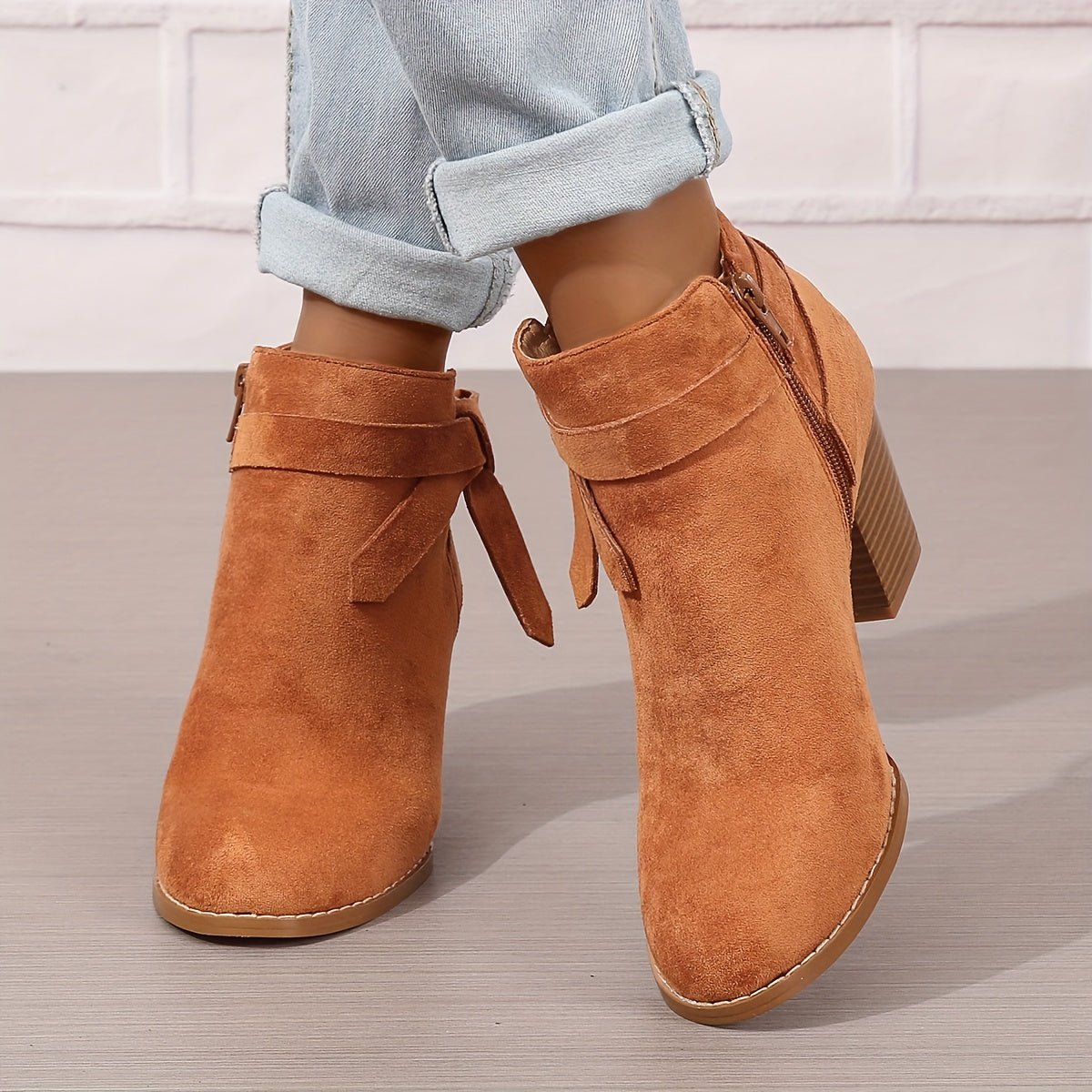 Jacqueline | Bottines Femme Aspect Daim à Talon Bloc et Bride Nouée - Orange