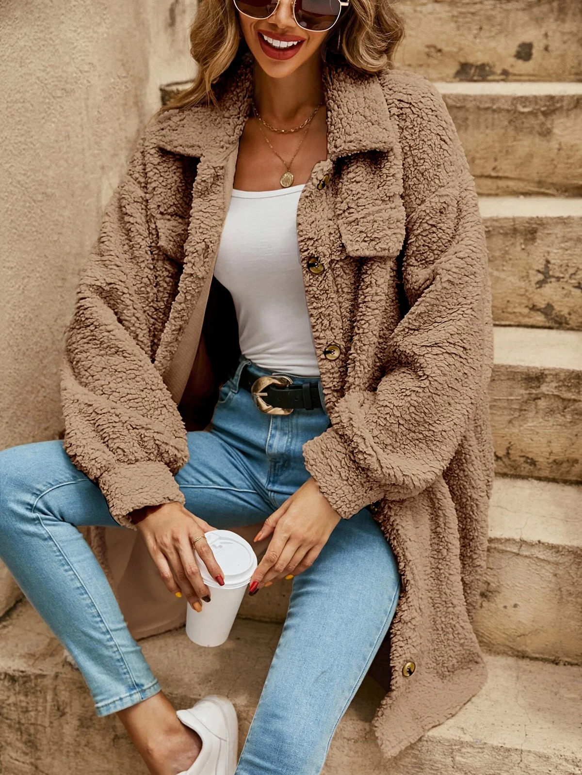 Léa | Veste Longue Femme Effet Teddy Boutonnée à Col Chemise - Camel
