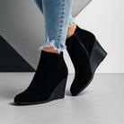 Marianne | Bottines Compensées Femme Aspect Daim à Découpe Latérale - Noir