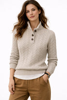 Marthe | Pull Femme en Maille Torsadée à Col Montant Boutonné - Beige