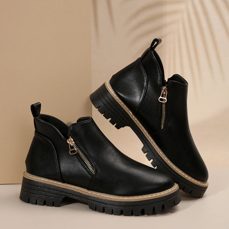 Mathilde | Bottines Femme Noires Effet Cuir à Semelle Crantée et Zip Doré - Noir