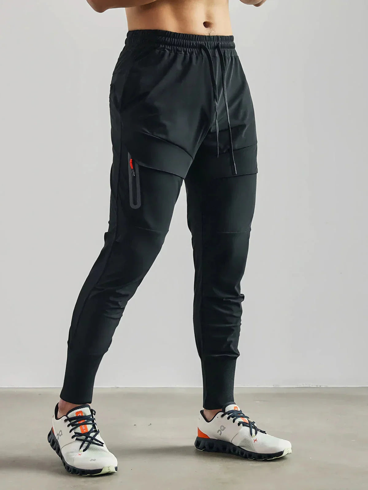 Maurice | Jogging Homme Stretch à Poches Zippées et Chevilles Côtelées - Noir