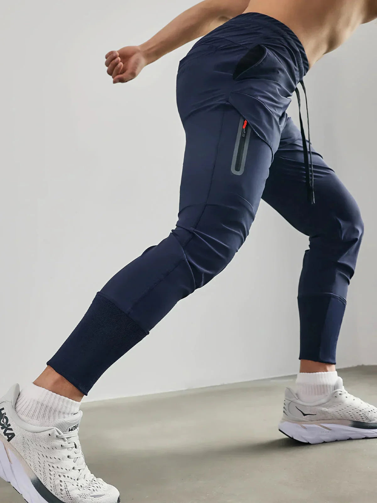 Maurice | Jogging Homme Stretch à Poches Zippées et Chevilles Côtelées - Bleu marine