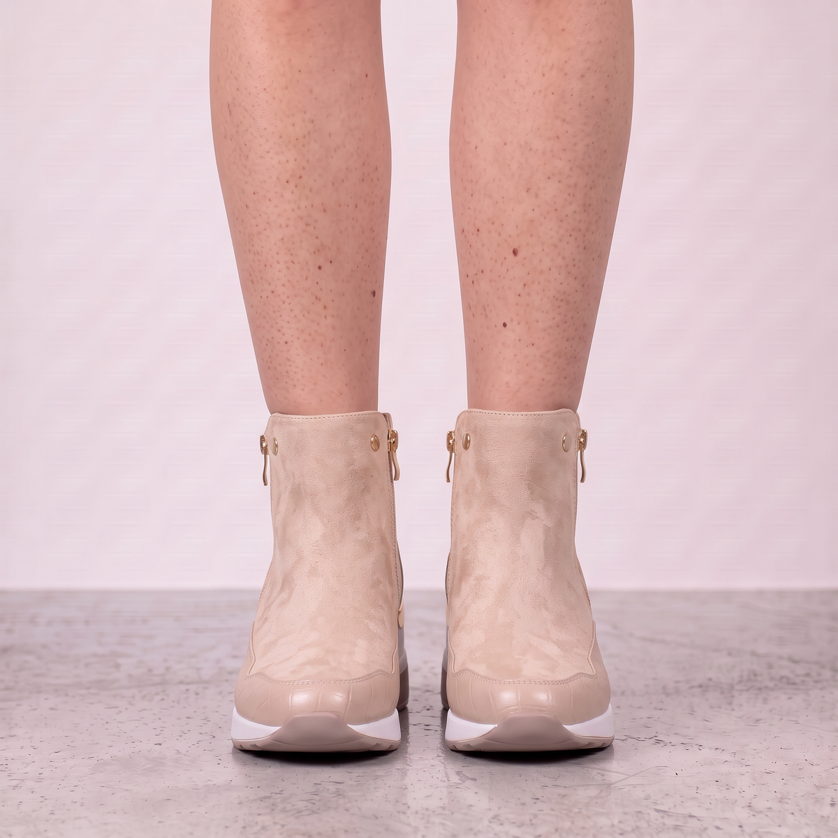 Mireille | Bottines Compensées Femme Aspect Daim à Zip et Semelle Confort - vue 2