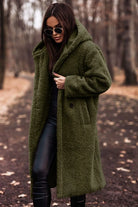 Pauline | Manteau Long Femme Effet Fourrure Bouclette à Capuche et Poches - Vert olive