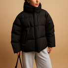 Salomé | Doudoune Oversize Femme Déperlante à Capuche et Col Montant - Noir