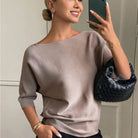Solène | Pull Femme Col Bateau en Maille Douce à Manches Chauve-Souris - Taupe