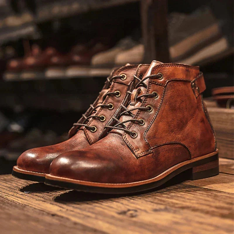 Vincent | Bottines à Lacets Homme Effet Cuir avec Patte à Boucle - Marron